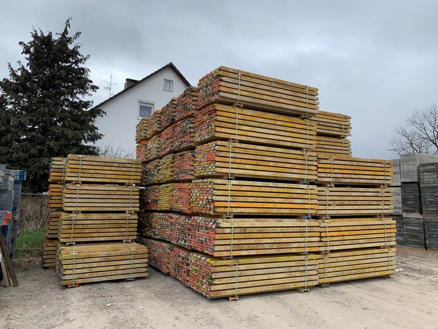 HOLZTRÄGER – Simax Schalungstechnik GmbH & Co. KG